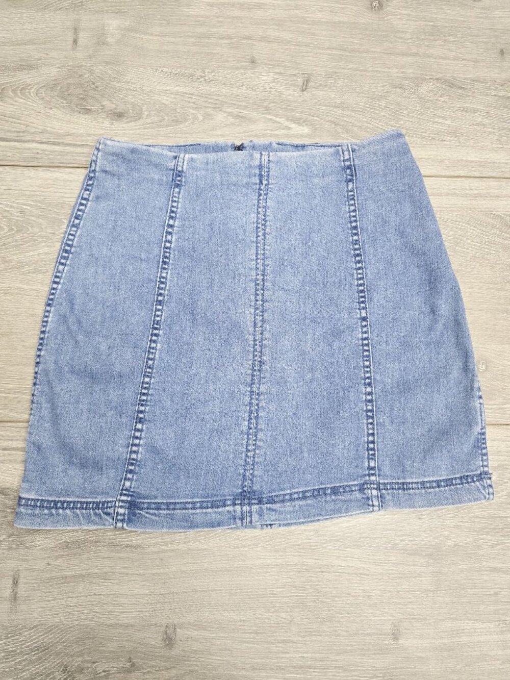 Free People Blue Denim Mini Skirt Size 12 High-Waisted Cotton Blend